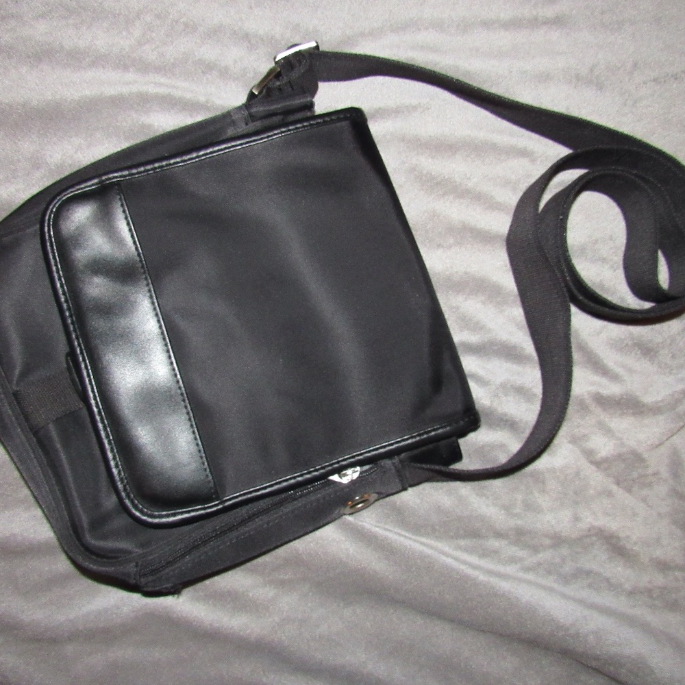Kenneth Cole Black Crossbody Bag Practically New
